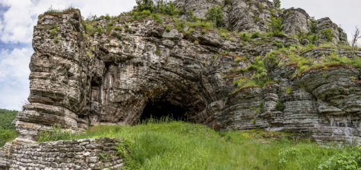 Пещера Козарника