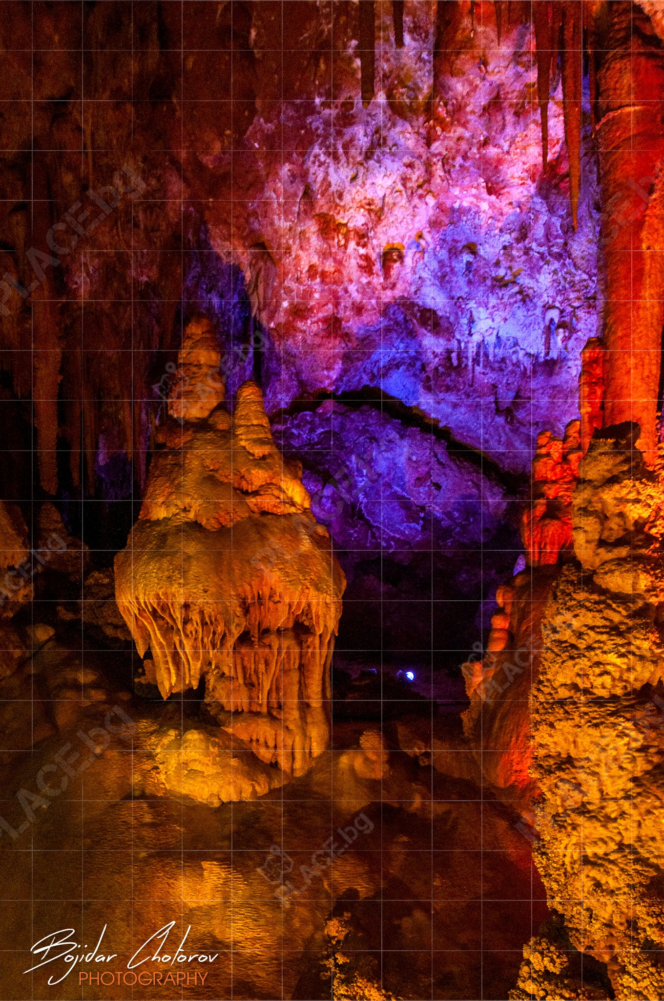 Декоративно LED осветление в пещера „Венеца“