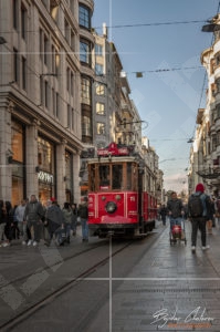 Ретро трамвай Taksim - Tunel по улица Istiklal