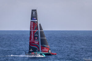 Emirates Team New Zealand - защитника на трофея