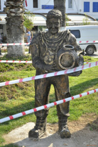 Скулптура не тежководолаз в Бодрум