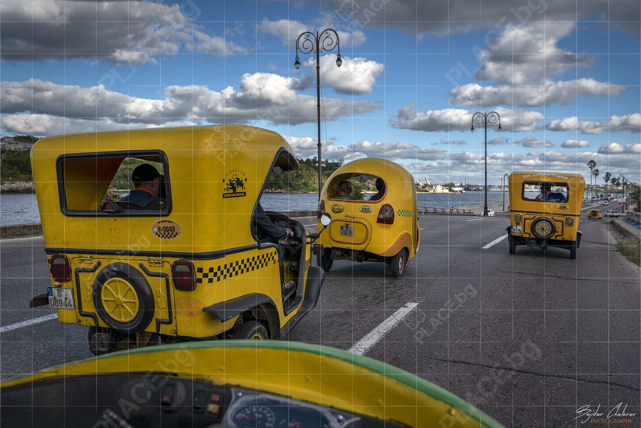 Пътуване с „Coco Taxi“ в Хавана