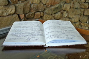 Книга за мнения и пожелания в музея на Голяма Косматка