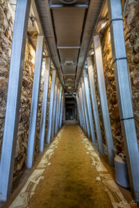 Дългият 13 метра коридор към първата камера на гробницата на Севт III