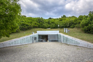 Входа на могила Голяма Косматка