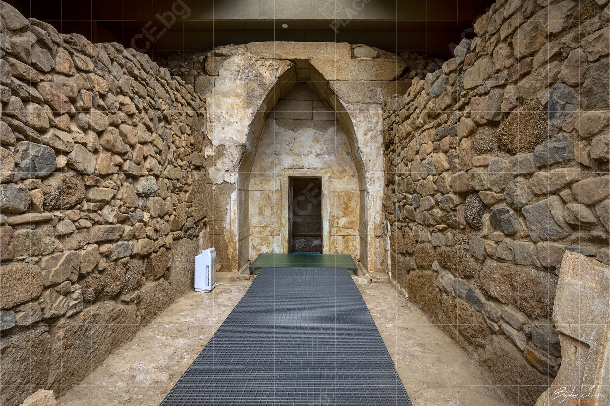 Тракийска гробница Хелвеция