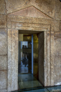 Входа към погребалната камера на гробница Шушманец