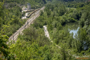 Каменна градина край Карлуково - гледка към река Искър и гара Карлуково