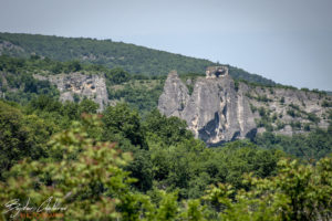 Гледка от горната част на срутището към Провъртеника