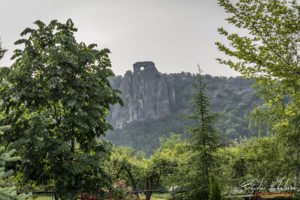 Провъртеника гледан от Каменните къщи край Карлуково