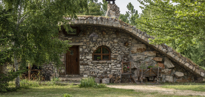 Каменните къщи – Карлуково