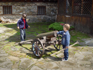 Реплика на "Черешовото топче" в Копривщица