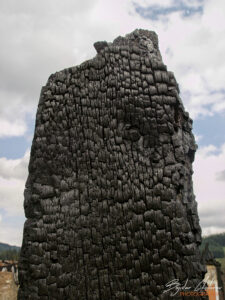 Обгорени останки от къща в Копривщица след пожар