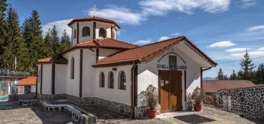 Храм Св. Безсребърници и чудотворци Козма и Даман