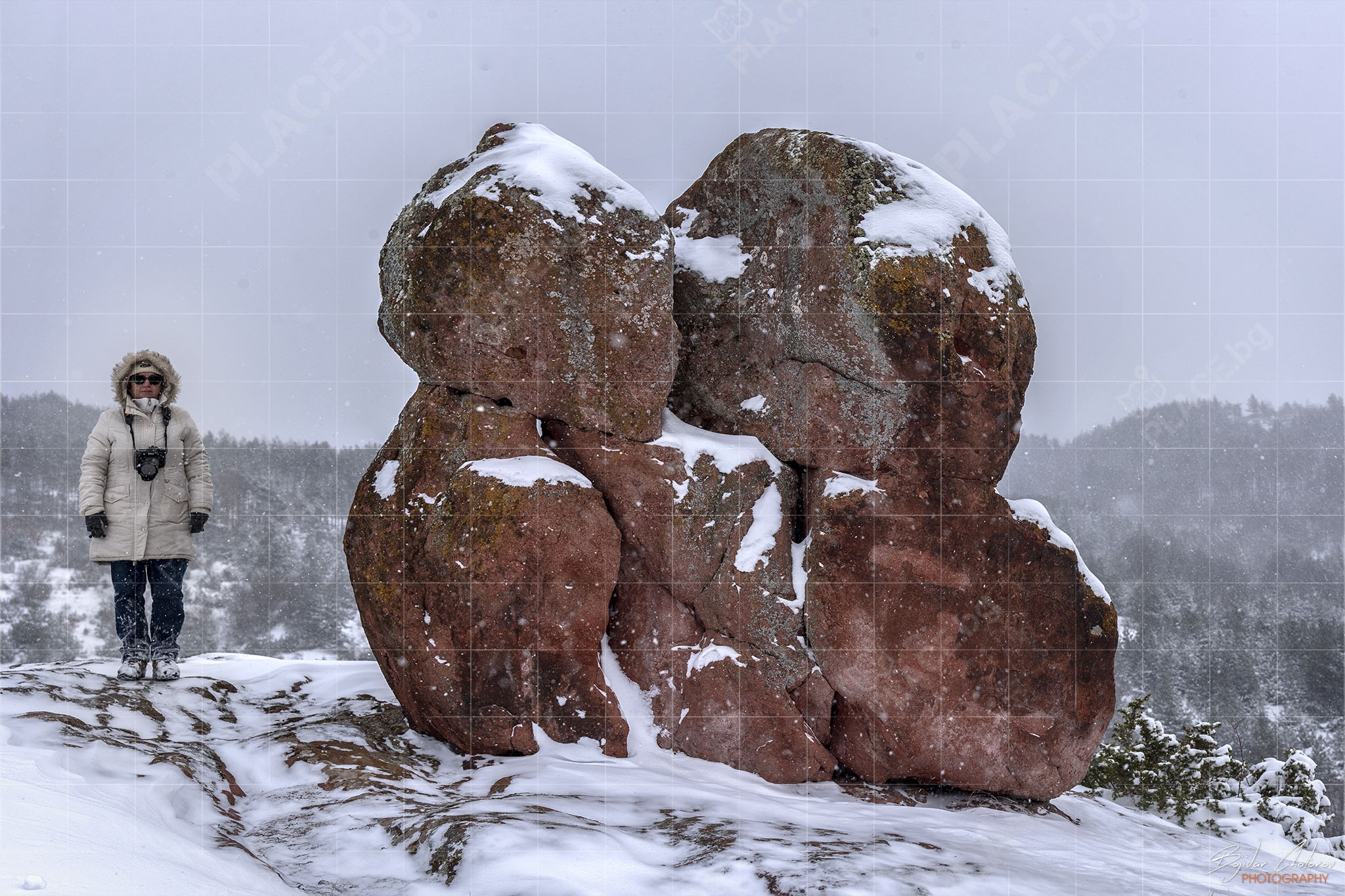 Момина скала край село Локорско