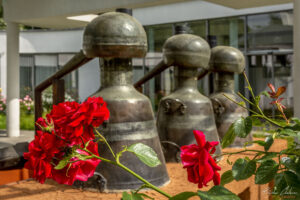 Автентични казани за дестилация на розово масло в музея на розата