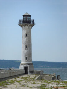 Фара на вълнолома на резиденция Евксиноград