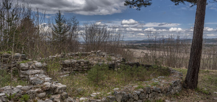 Съборна раннохристиянска църква до крепостта Шишманово кале