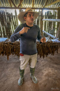 Собственика на ферма Rancho Alegre, Винялес, Куба