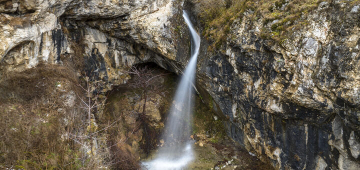 Водопад Дуплево край село Орехово