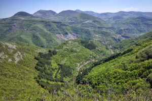 Гледката от водопад Скакля