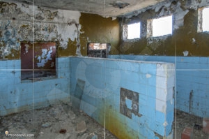 Санитарните помещения на изоставения военен затвор