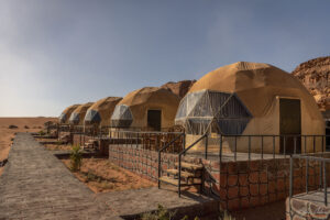 Гео куполи в пустинята Wadi Rum