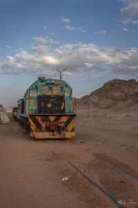 Изоставен дизелов локомотив на спирка Wadi Rum